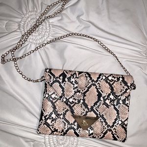Snake Printed Twist Tie Lock Chain Crossbody